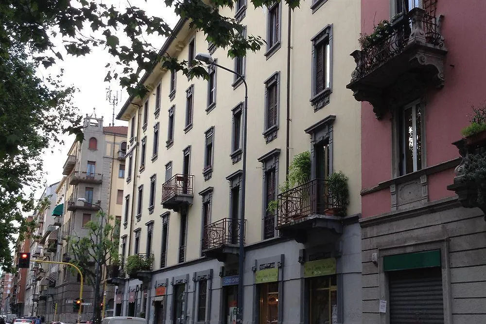 Fiera Milano Apartments Cenisio Apartahotel